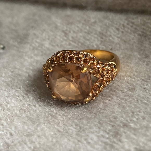 Swarovski champagne color crystal cocktail ring - Picture 4 of 15